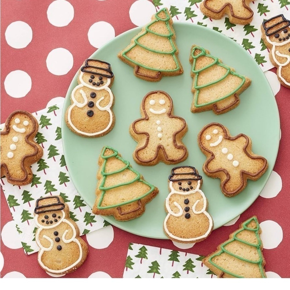 Wilson Preformed Cookie Bakeware - Christmas - Winter - Gingerbread, Tree, Star - Picture 2 of 14
